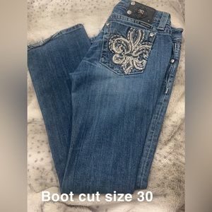 Miss me size 30 boot cut jeans short. Used